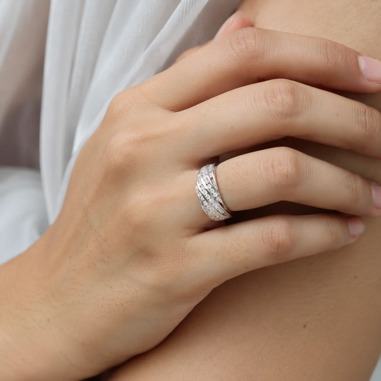 Aurielle Wave Ring - Image 5