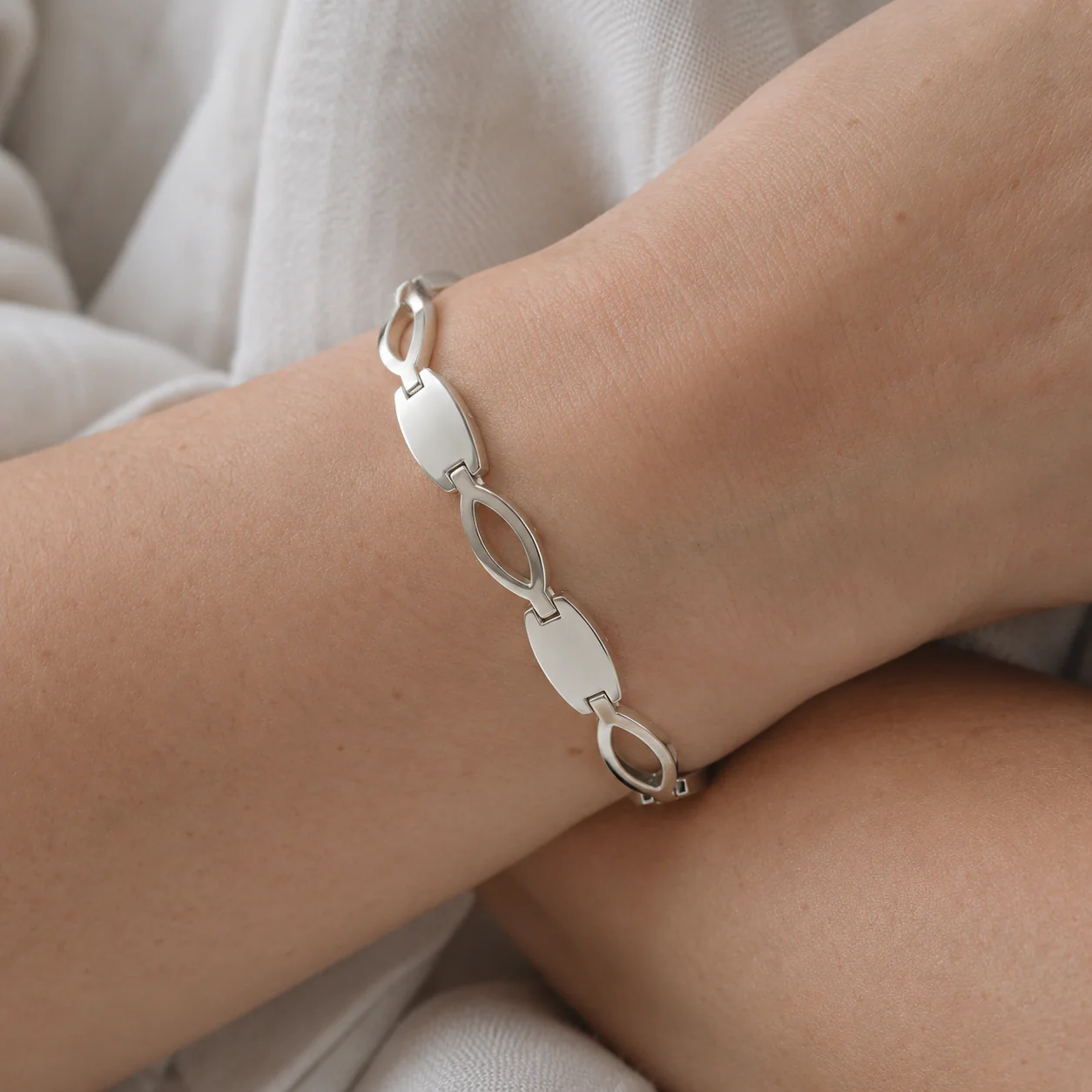 Strand Bracelet - Image 5